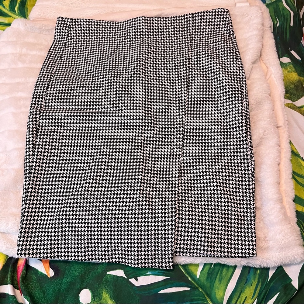 Glamour x Lane Bryant Sz 20 Black White Houndstooth Asymmetric Office Skirt - Picture 3 of 9